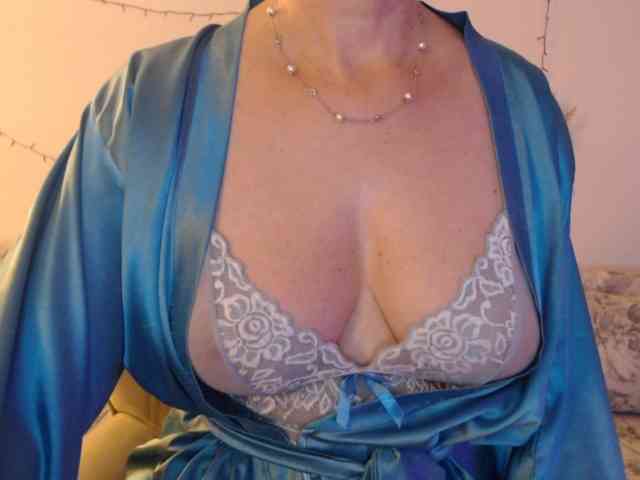 goodSnowQueen goodSnowQueen