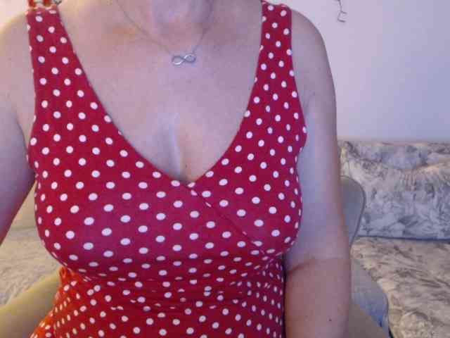 goodSnowQueen webcam