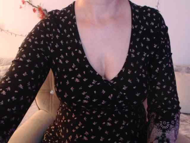 goodSnowQueen webcam