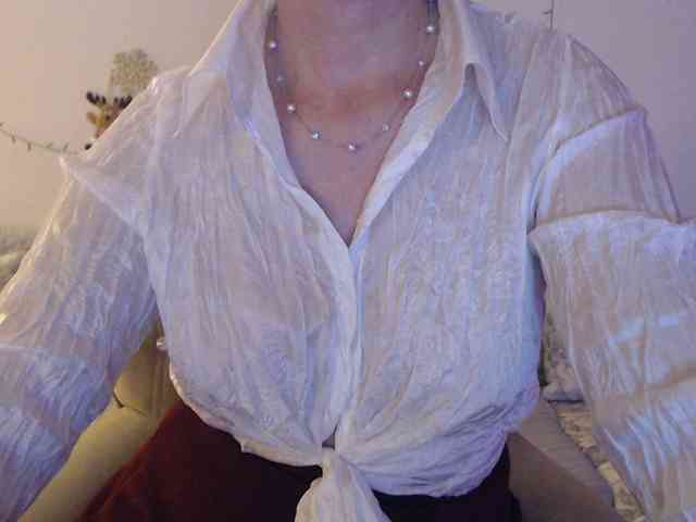 goodSnowQueen webcam