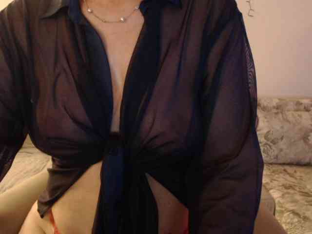 goodSnowQueen webcam