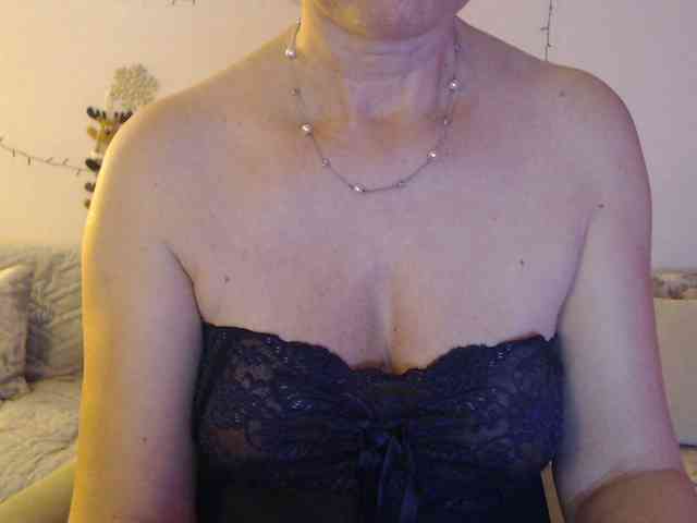 goodSnowQueen webcam