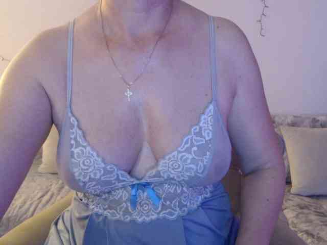 goodSnowQueen webcam