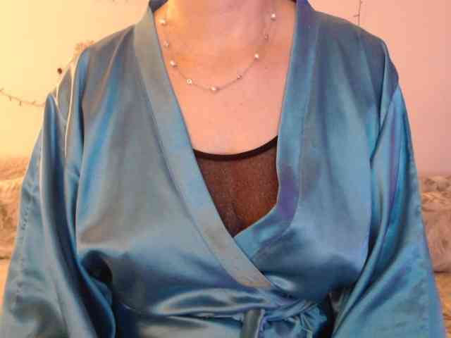 goodSnowQueen webcam