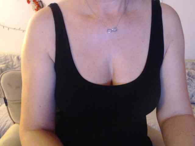 goodSnowQueen webcam
