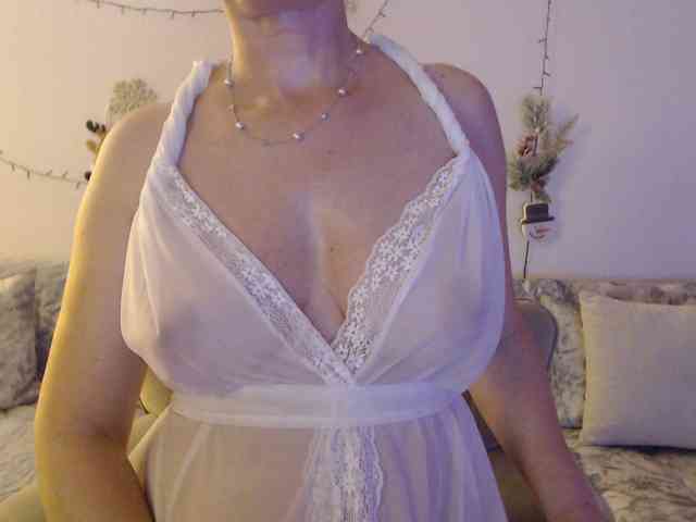 goodSnowQueen webcam