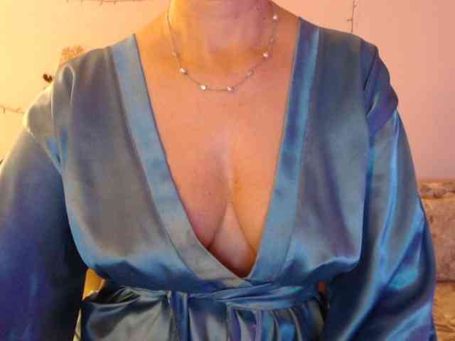 goodSnowQueen goodSnowQueen