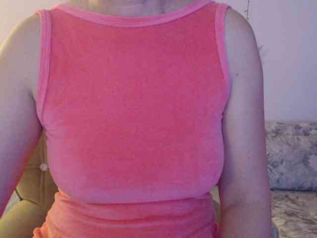 goodSnowQueen webcam