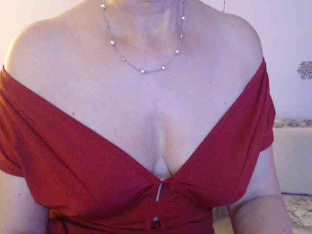 goodSnowQueen webcam