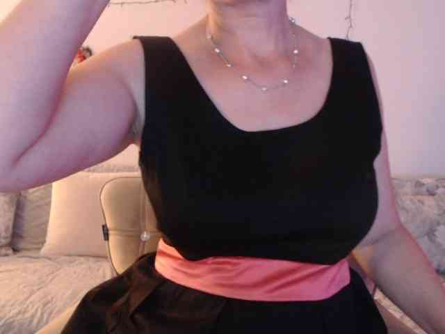 goodSnowQueen webcam