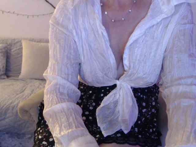 goodSnowQueen webcam