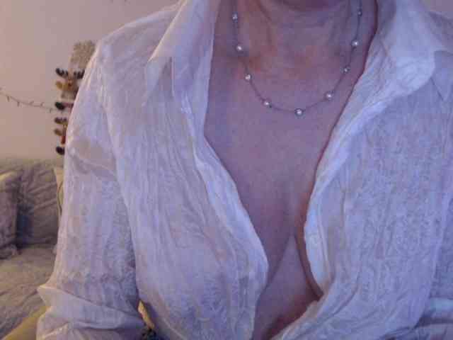 goodSnowQueen webcam