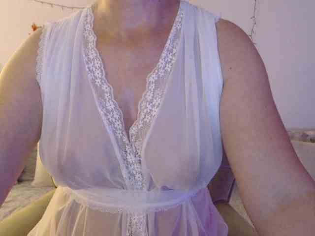 goodSnowQueen webcam
