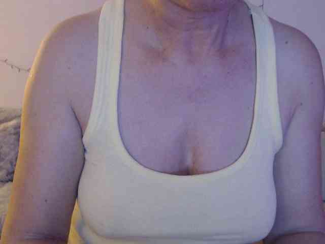 goodSnowQueen webcam