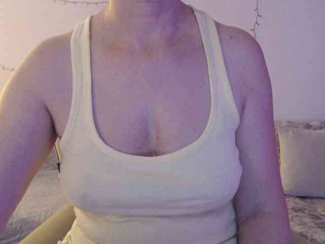 goodSnowQueen webcam