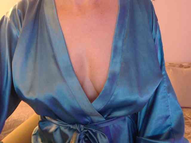 goodSnowQueen webcam