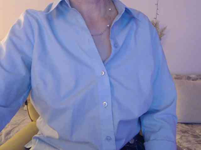 goodSnowQueen webcam