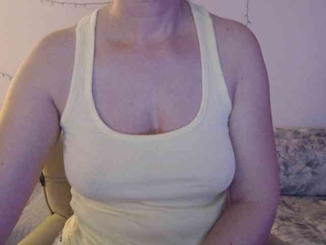 goodSnowQueen webcam