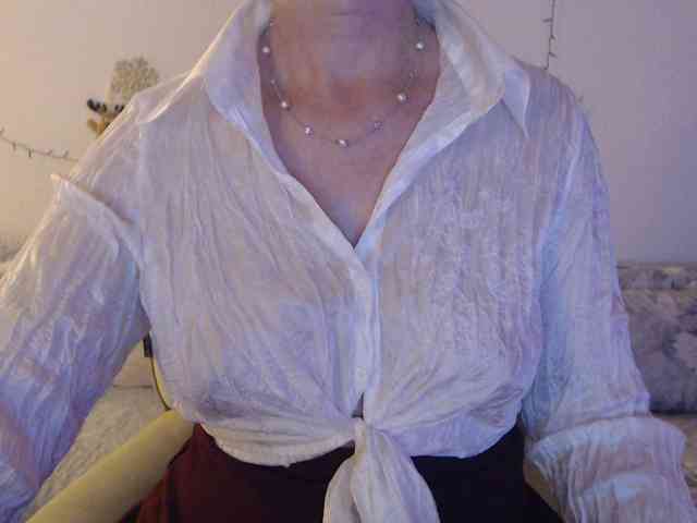 goodSnowQueen webcam