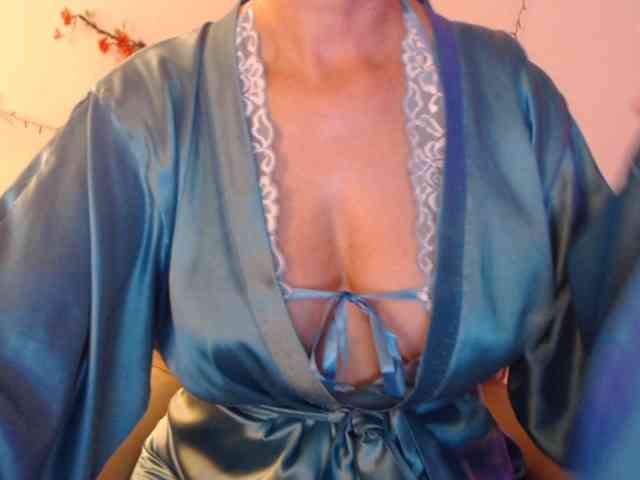 goodSnowQueen webcam