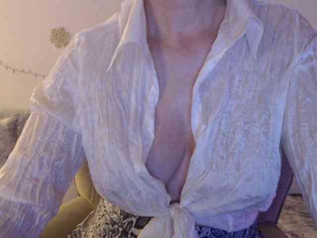 goodSnowQueen webcam