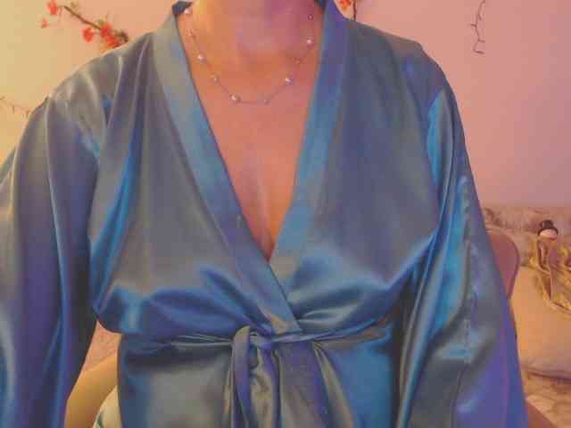 goodSnowQueen webcam