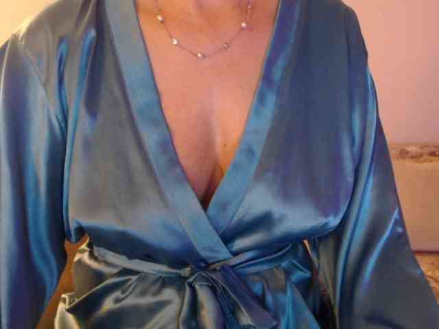 goodSnowQueen goodSnowQueen