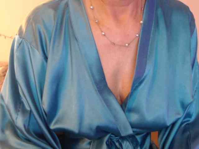 goodSnowQueen webcam