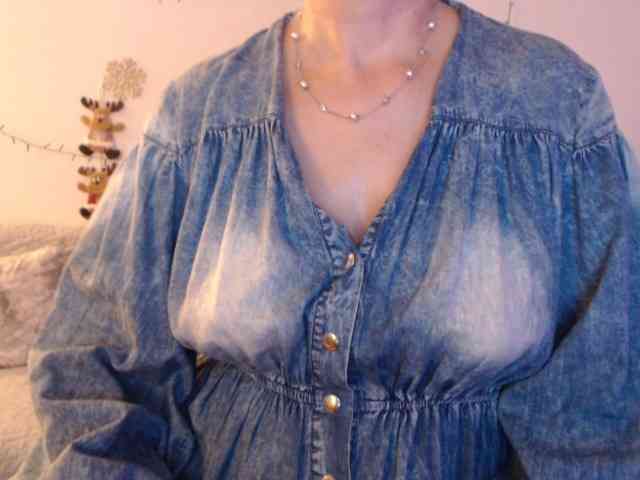 goodSnowQueen webcam