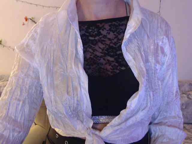 goodSnowQueen webcam