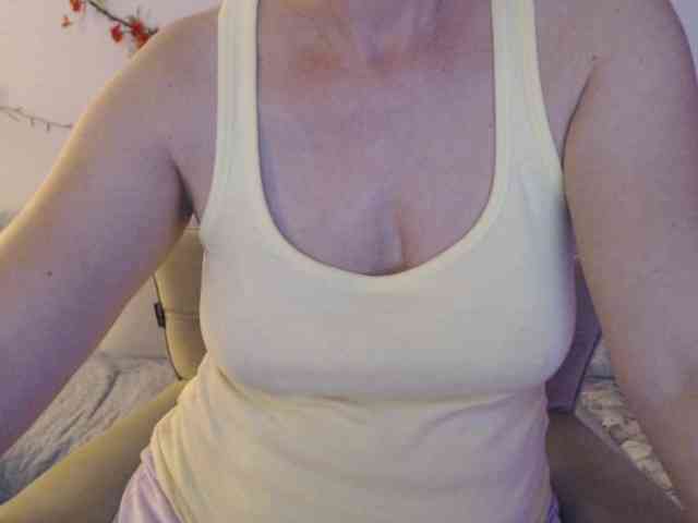 goodSnowQueen webcam
