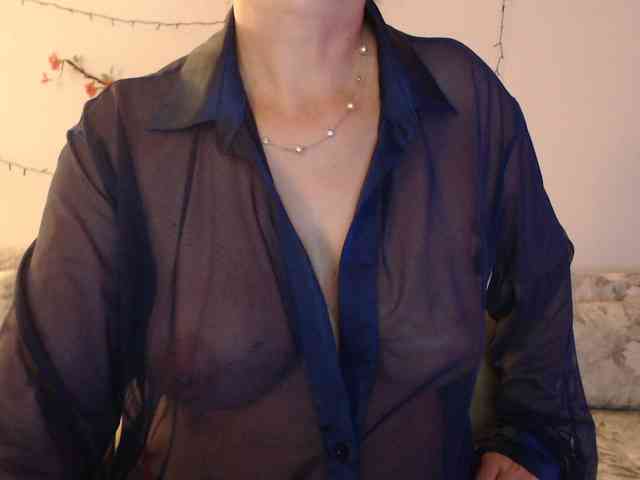 goodSnowQueen webcam