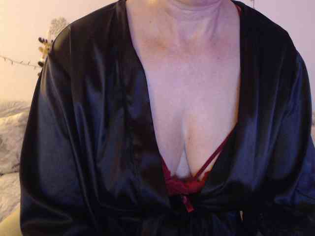 goodSnowQueen webcam