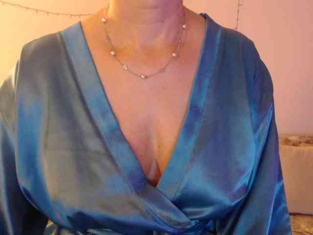 goodSnowQueen webcam