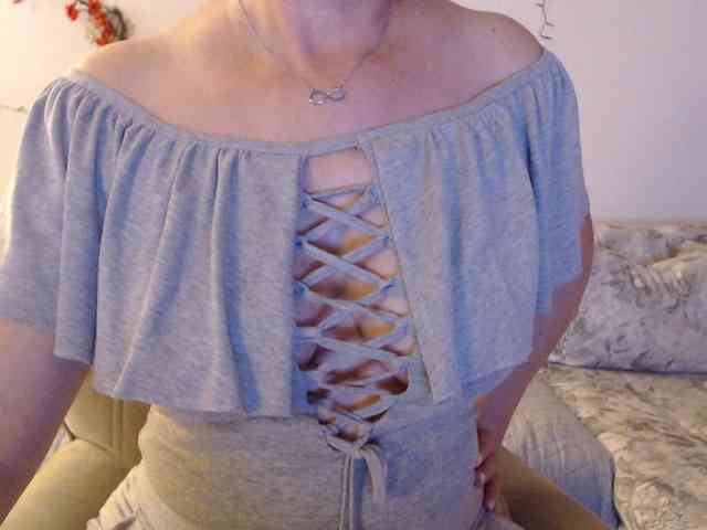 goodSnowQueen webcam