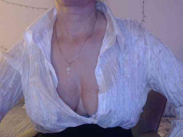 goodSnowQueen webcam