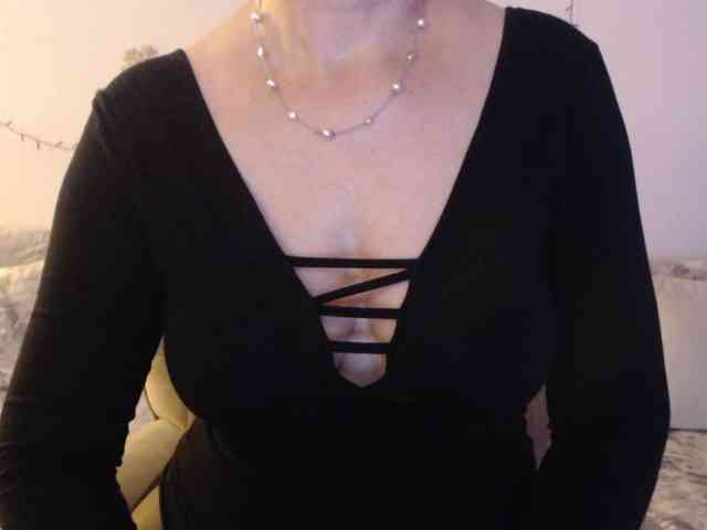 goodSnowQueen webcam