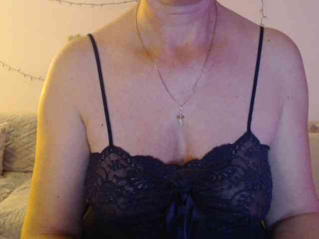 goodSnowQueen goodSnowQueen