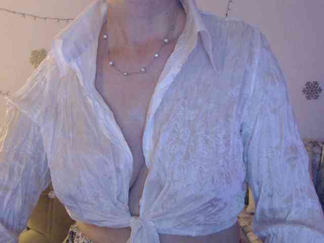 goodSnowQueen webcam