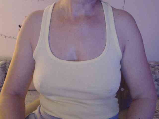 goodSnowQueen webcam