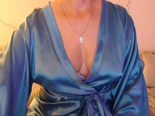 goodSnowQueen webcam