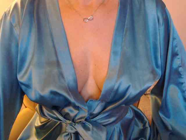 goodSnowQueen webcam