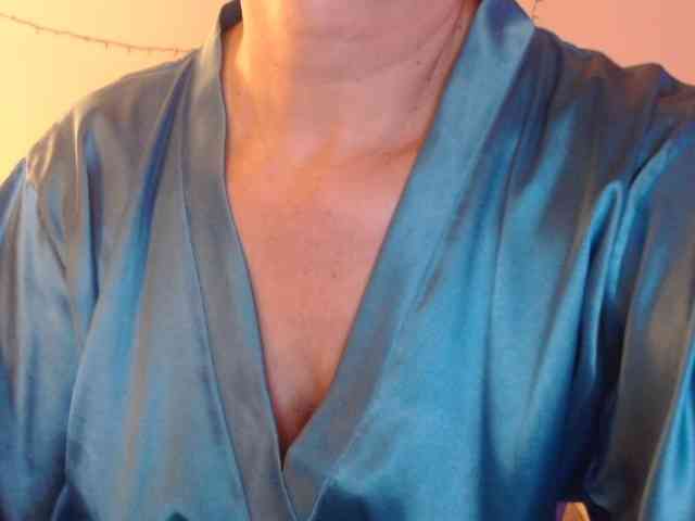 goodSnowQueen webcam