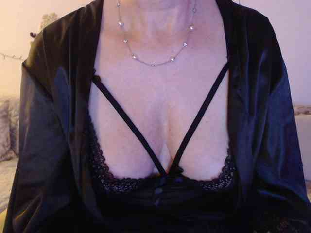 goodSnowQueen webcam