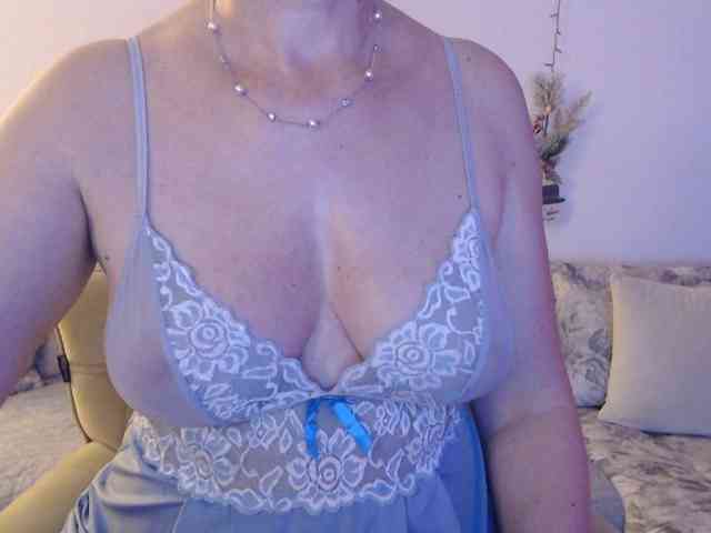 goodSnowQueen webcam