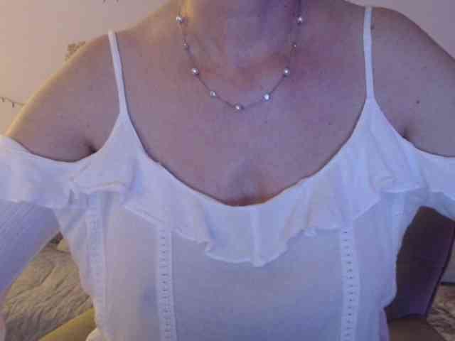 goodSnowQueen webcam