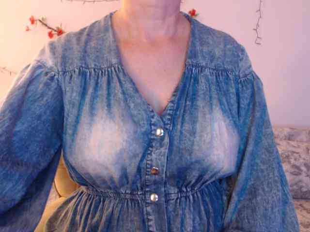 goodSnowQueen webcam