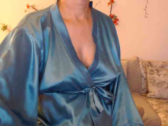 goodSnowQueen webcam