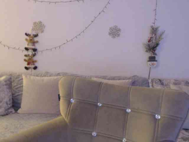 goodSnowQueen webcam