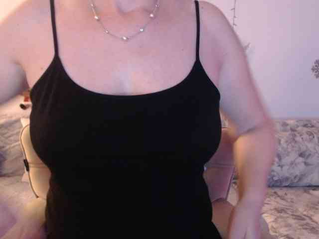 goodSnowQueen webcam